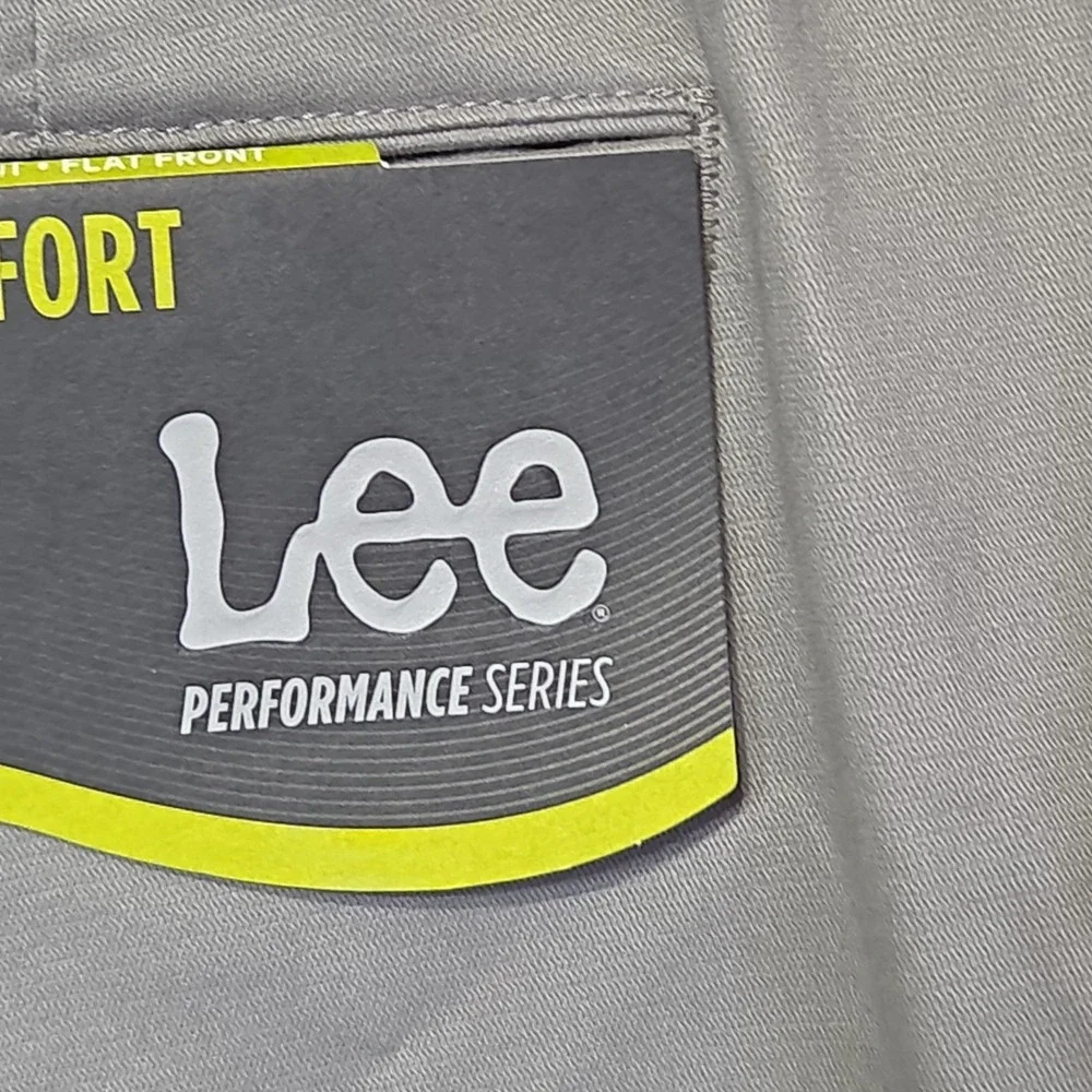 Lee Extreme Comfort Straight Fit Pants Men's 40x30 Iron Gray Flex Waist NWT